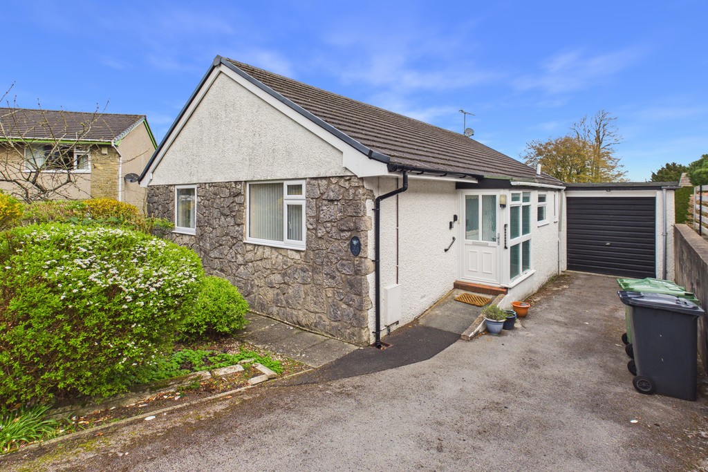 3 bedroom Link detached house For Sale