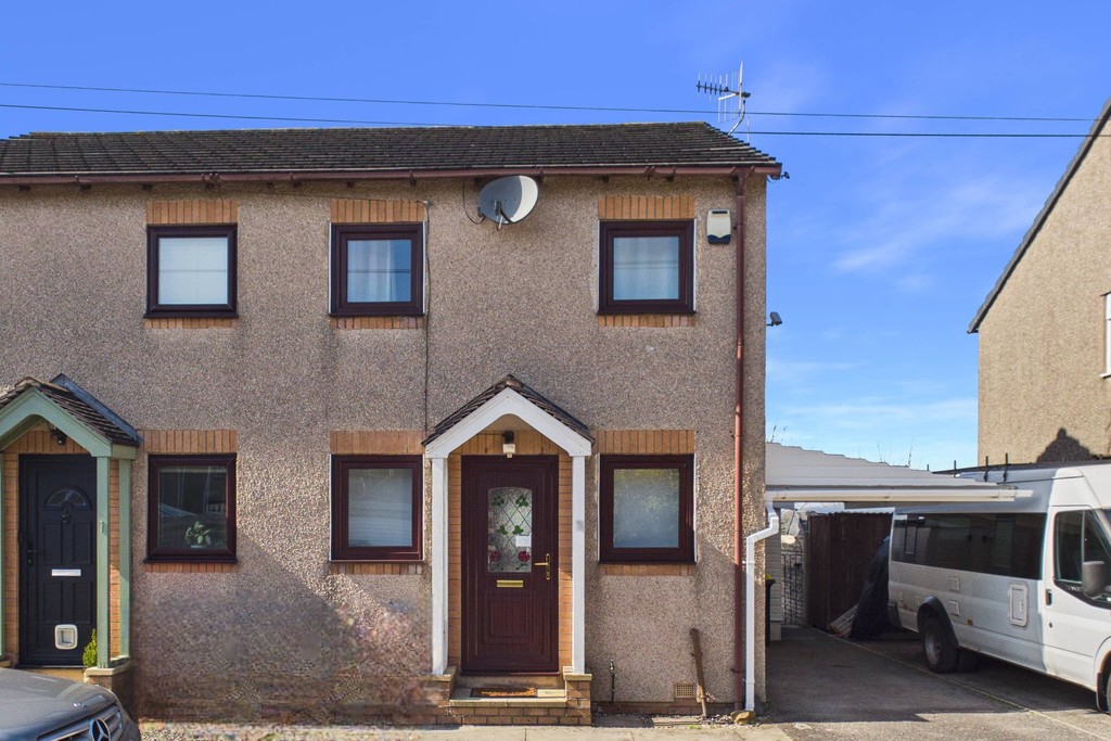 2 bedroom Semi-detached house For Sale