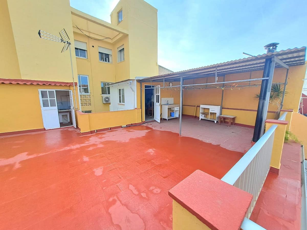 4 bedroom Apartment For Sale