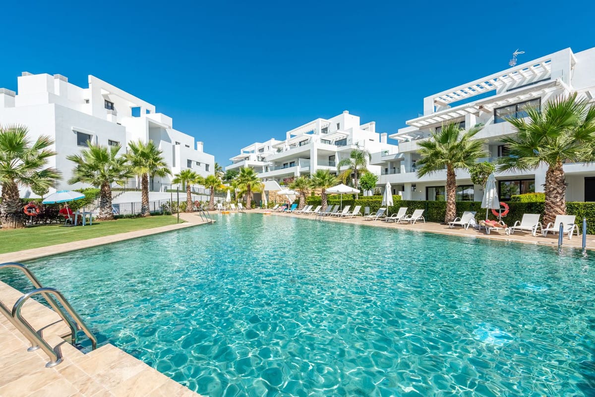 3 bedroom Apartment For Sale