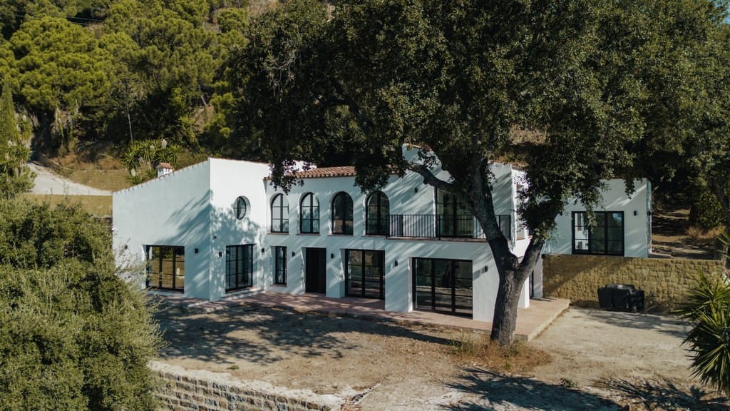 5 bedroom Villa For Sale