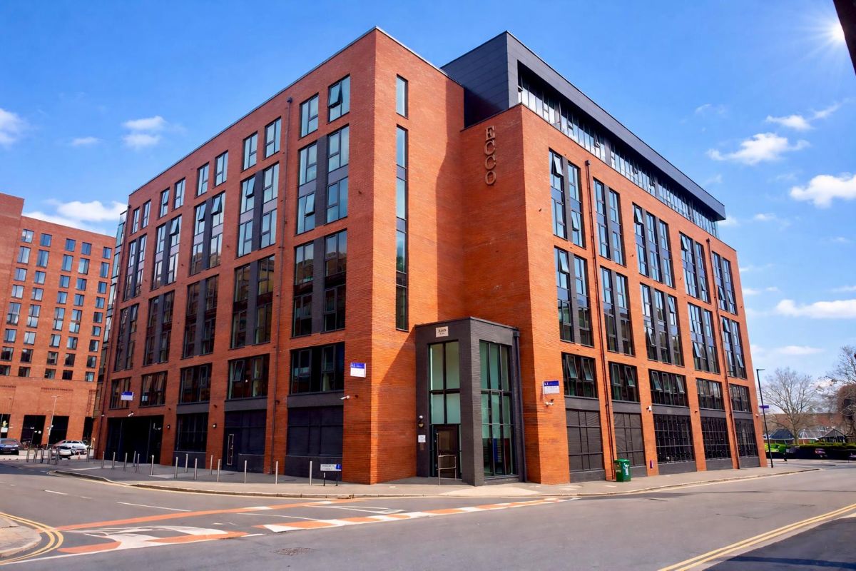 3 bedroom Apartment To Let