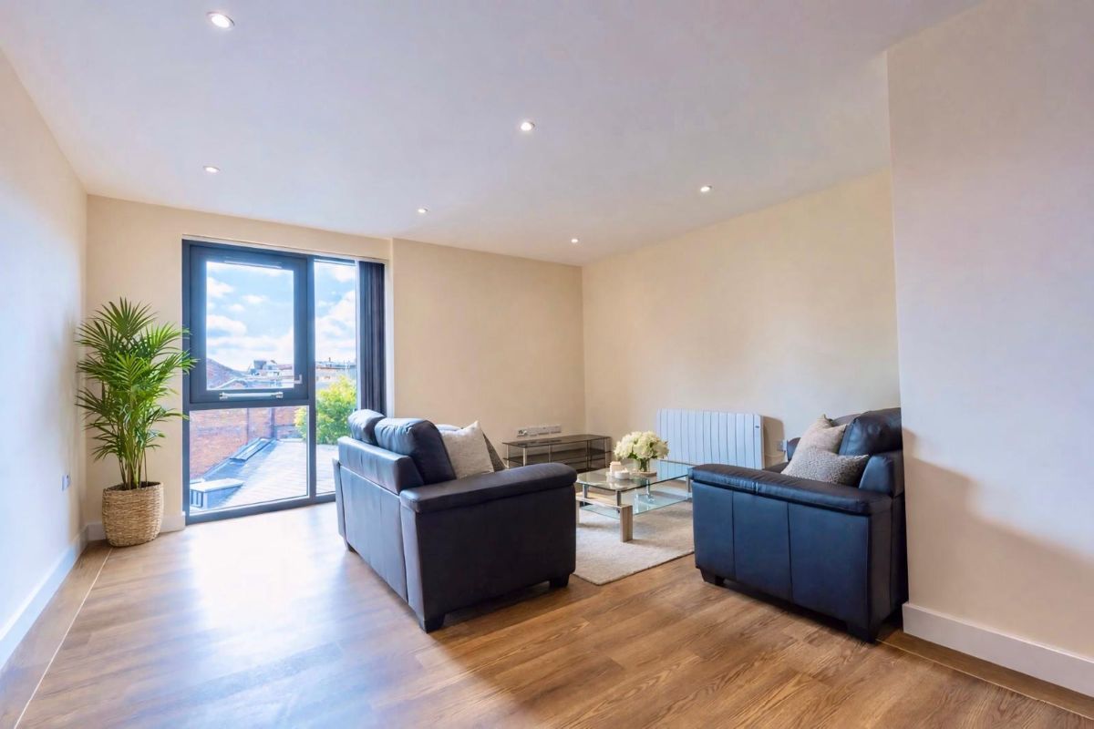 3 bedroom Apartment To Let
