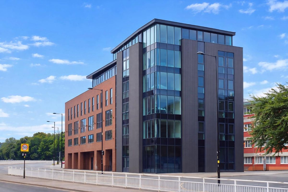 6 bedroom Apartment To Let