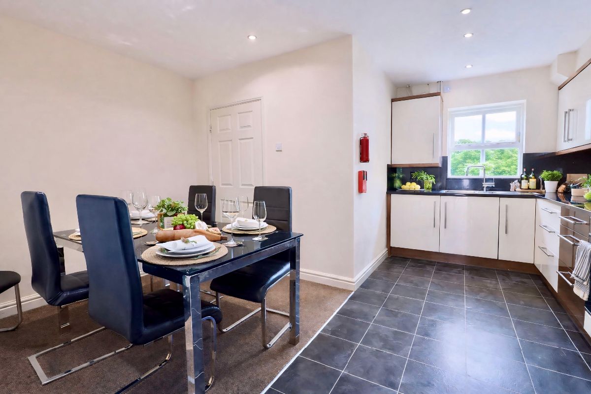 6 bedroom Terraced House To Let