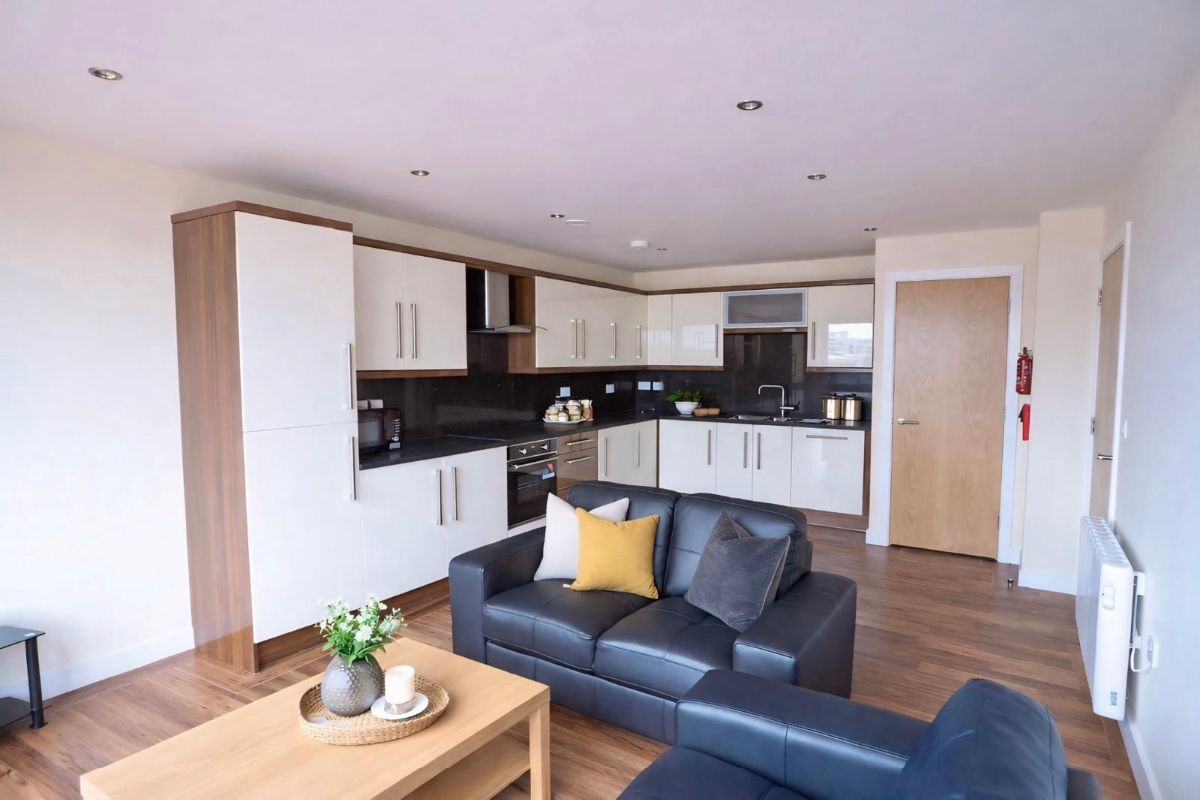 3 bedroom Apartment To Let
