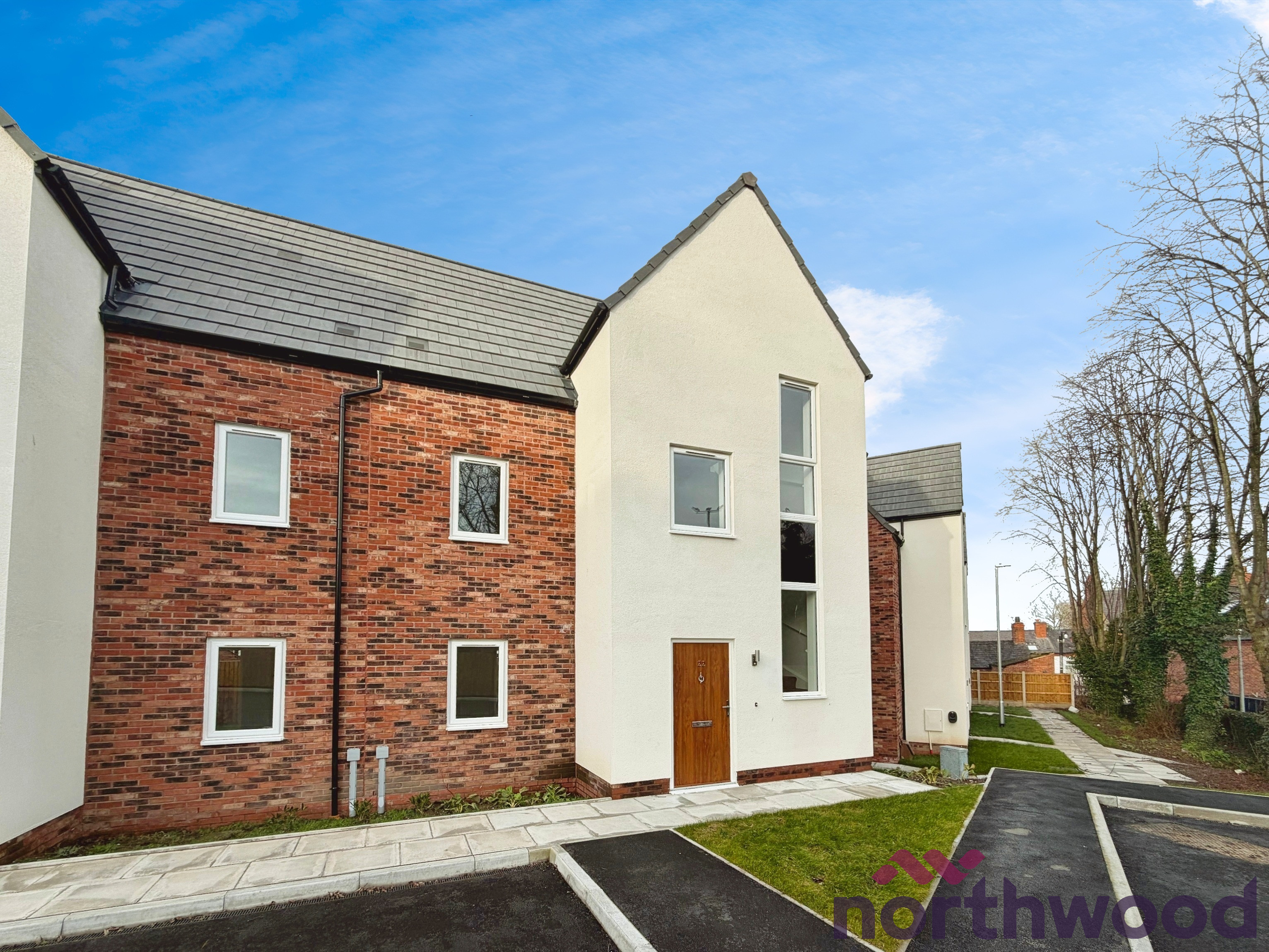 3 bedroom Semi-detached house To Let