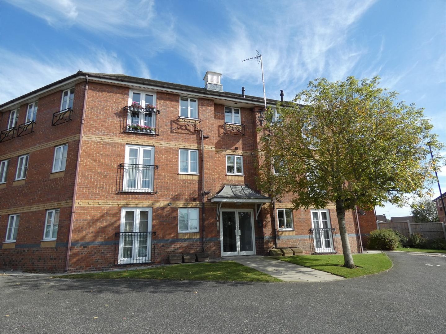 2 bedroom Flat Under Offer