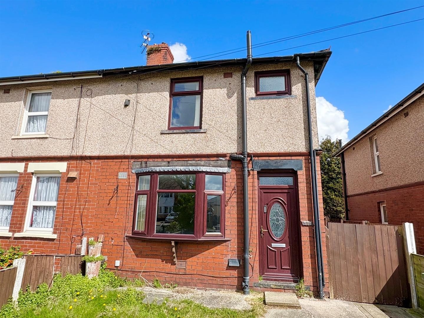3 bedroom Semi-detached house For Sale