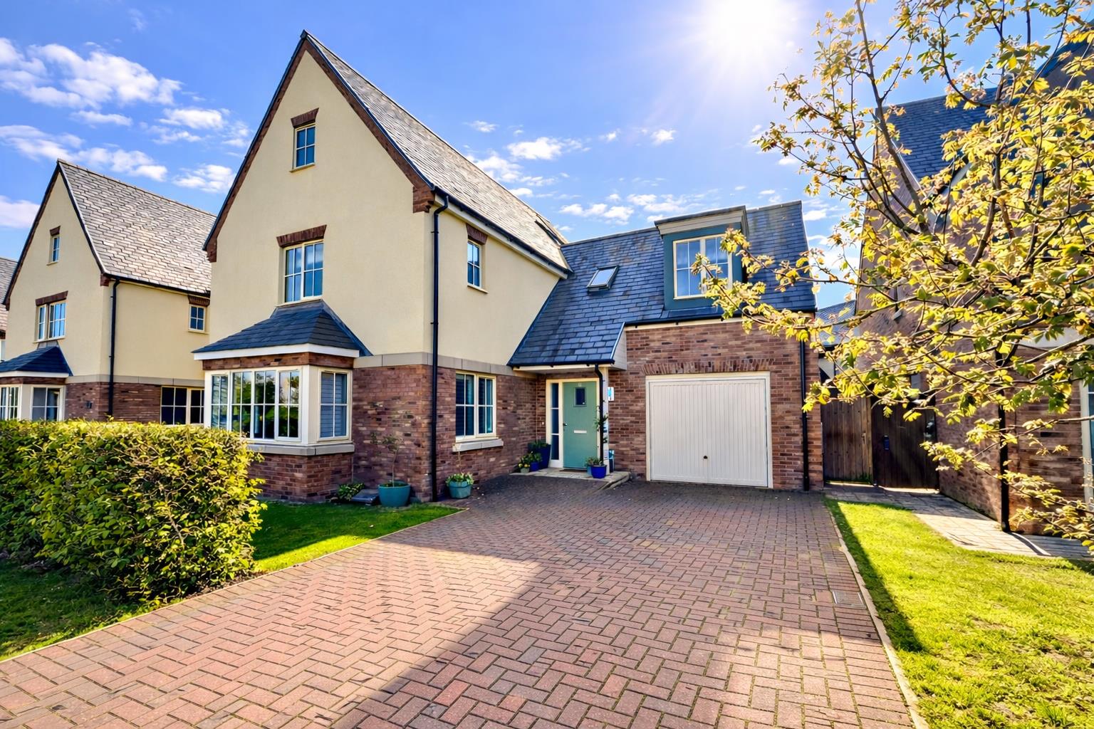 5 bedroom Detached house For Sale