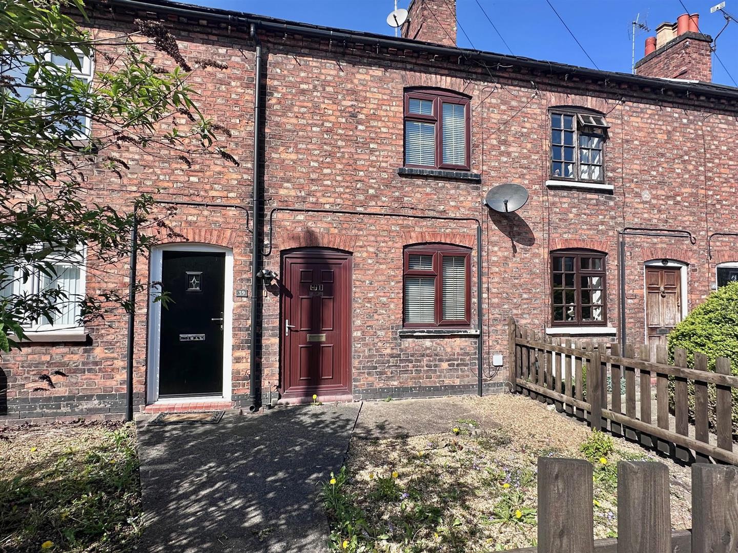 2 bedroom Terraced House Under Offer