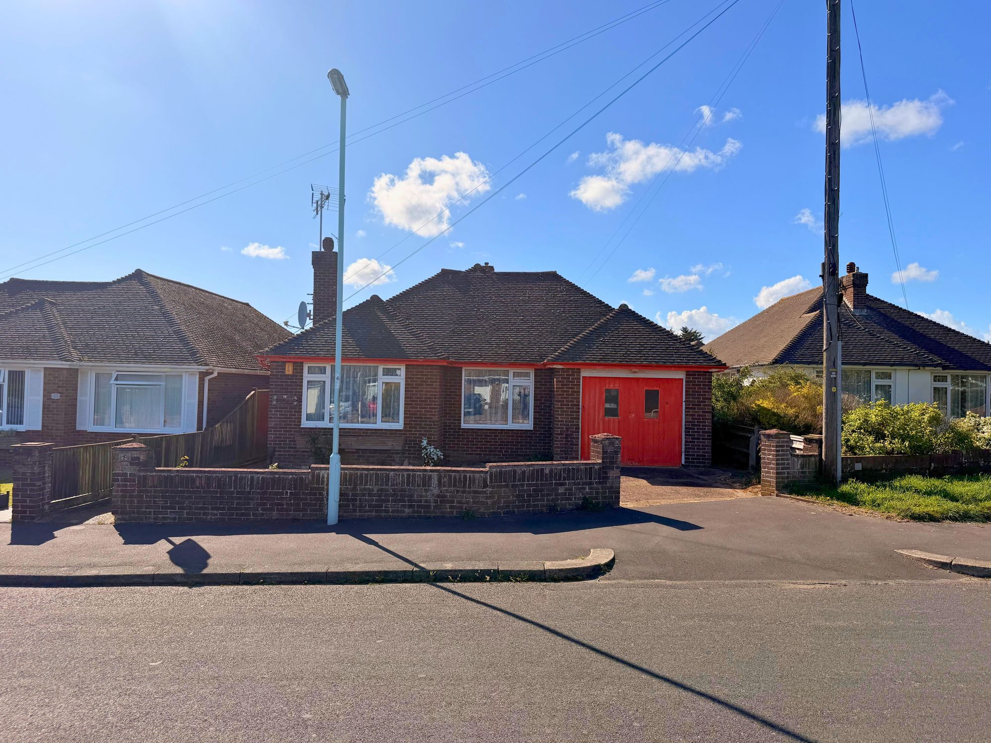 3 bedroom Detached bungalow For Sale