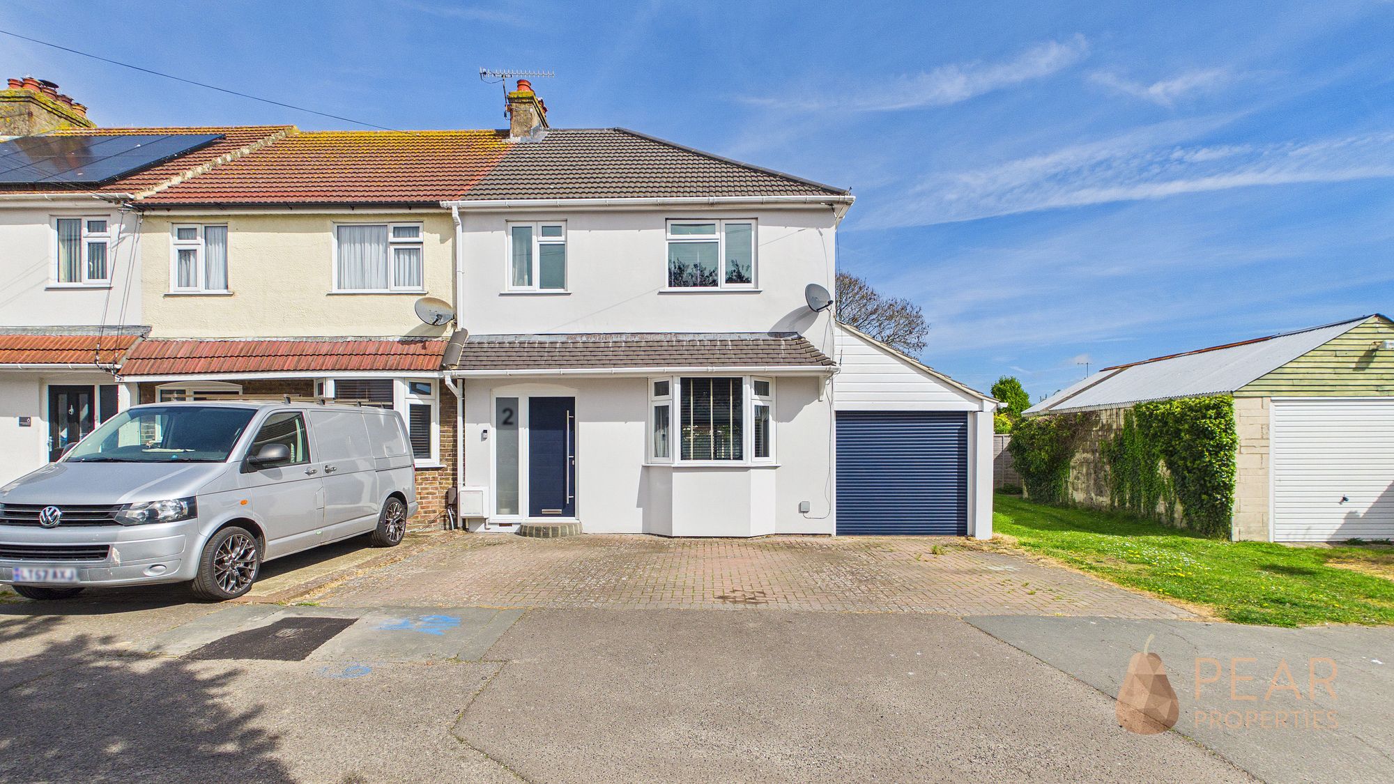 3 bedroom End of terrace house Under Offer