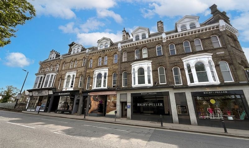 1 bedroom Flat For Sale