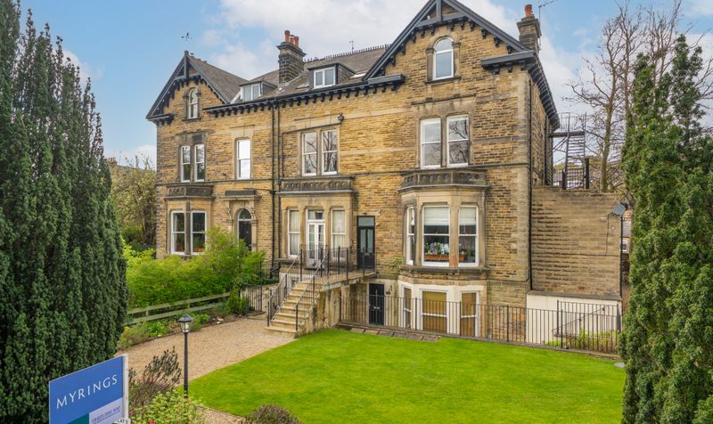 3 bedroom Flat Under Offer