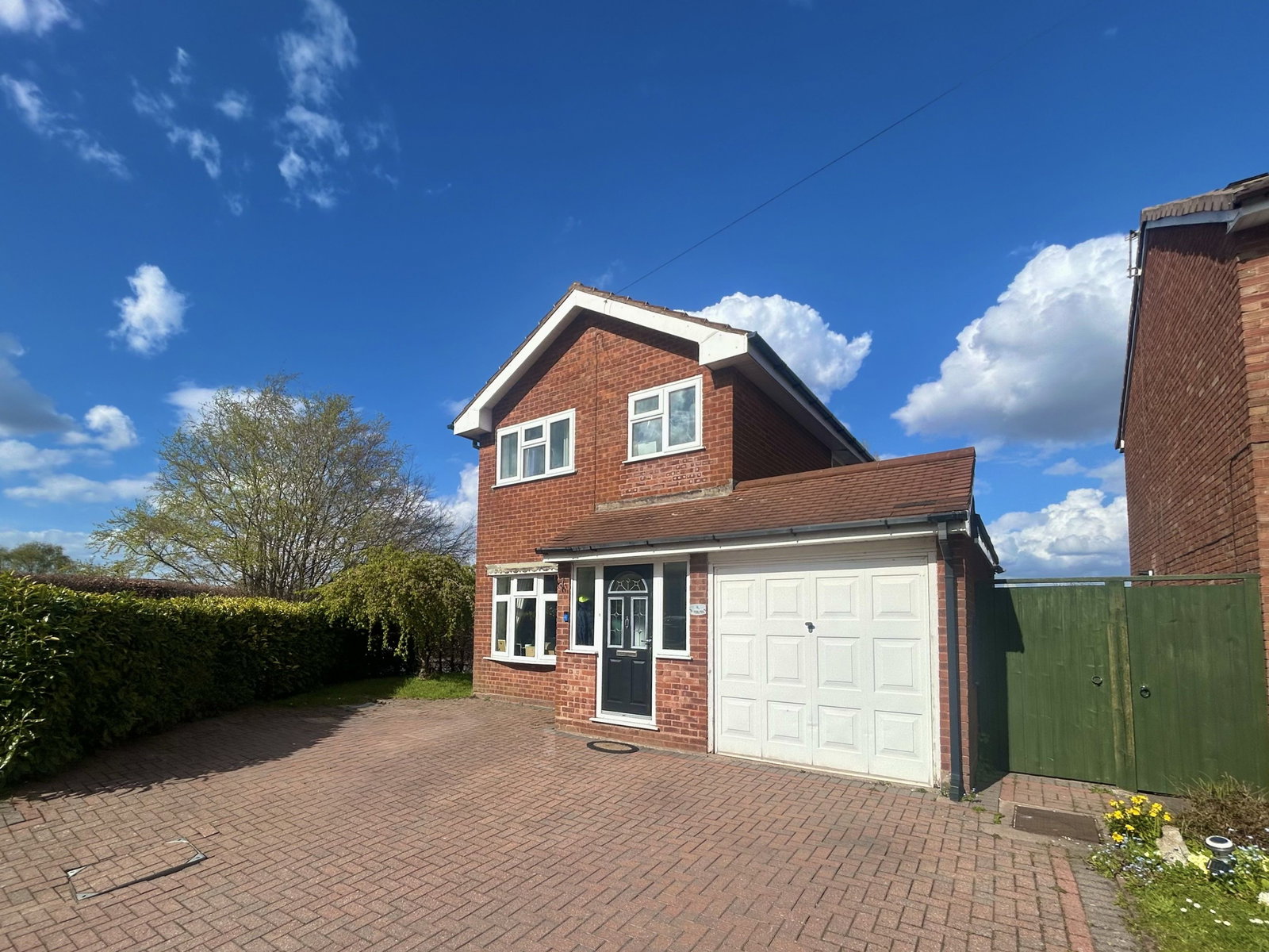 3 bedroom Detached house For Sale