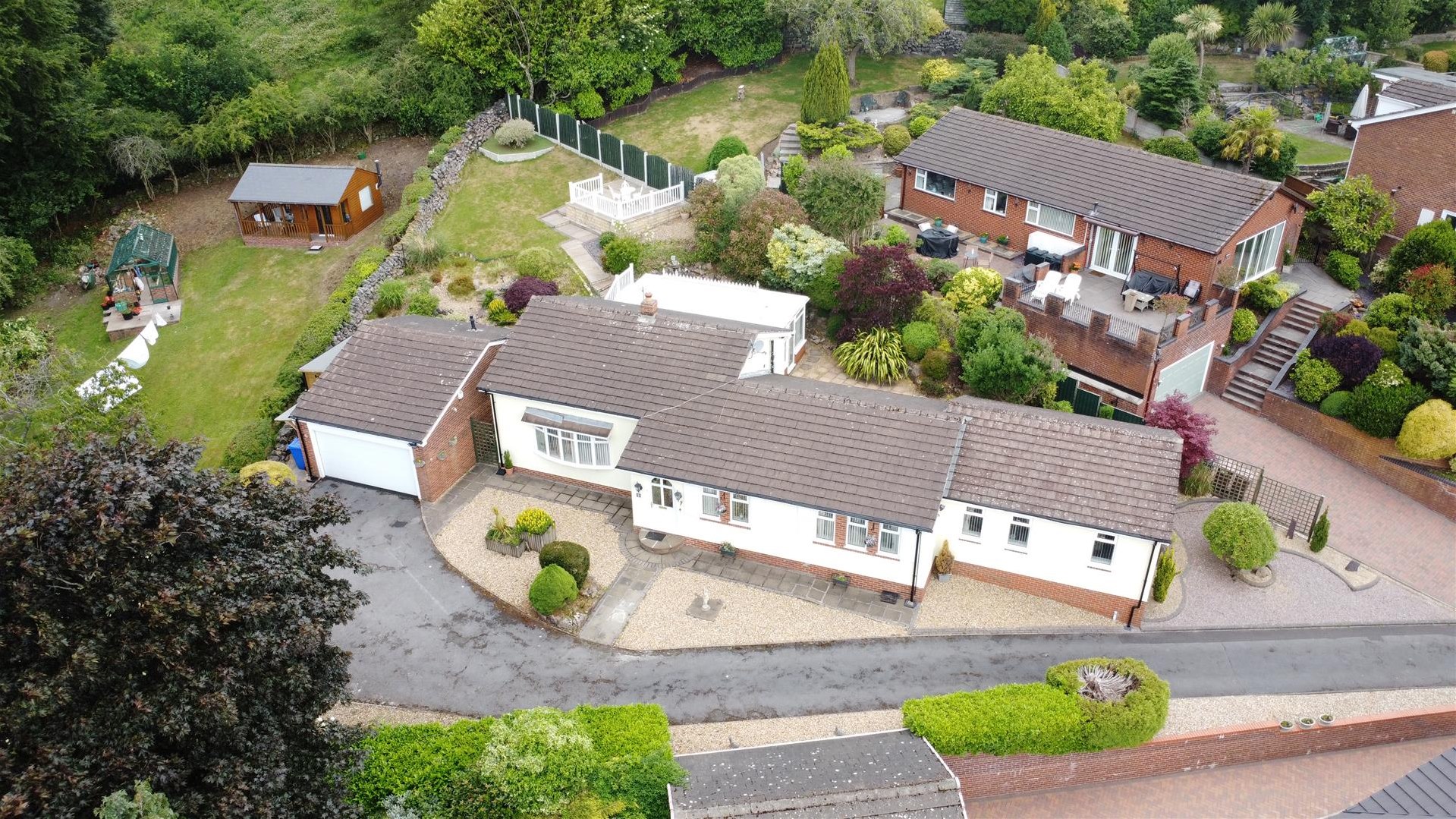 4 bedroom Detached bungalow For Sale