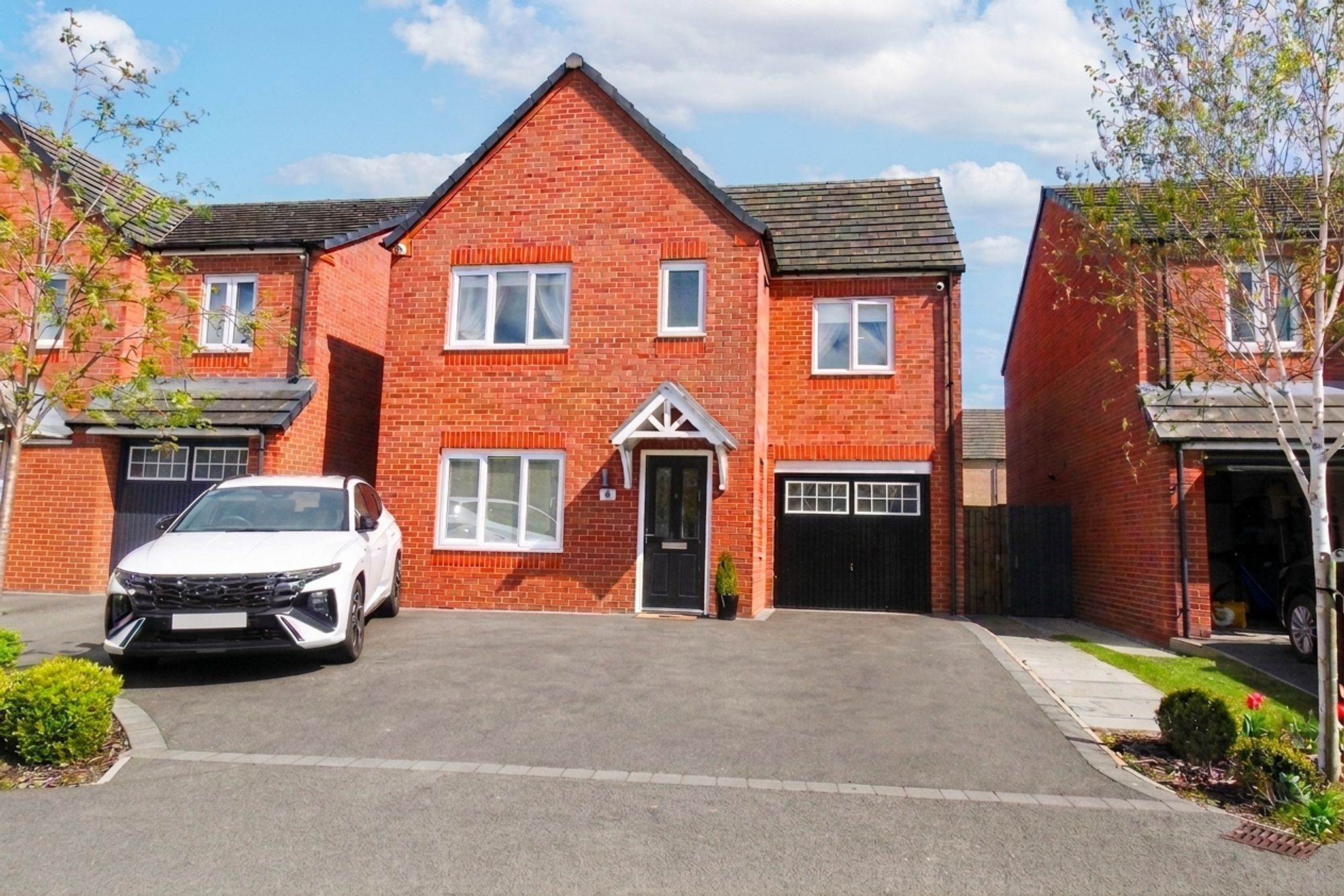 4 bedroom Detached house Under Offer