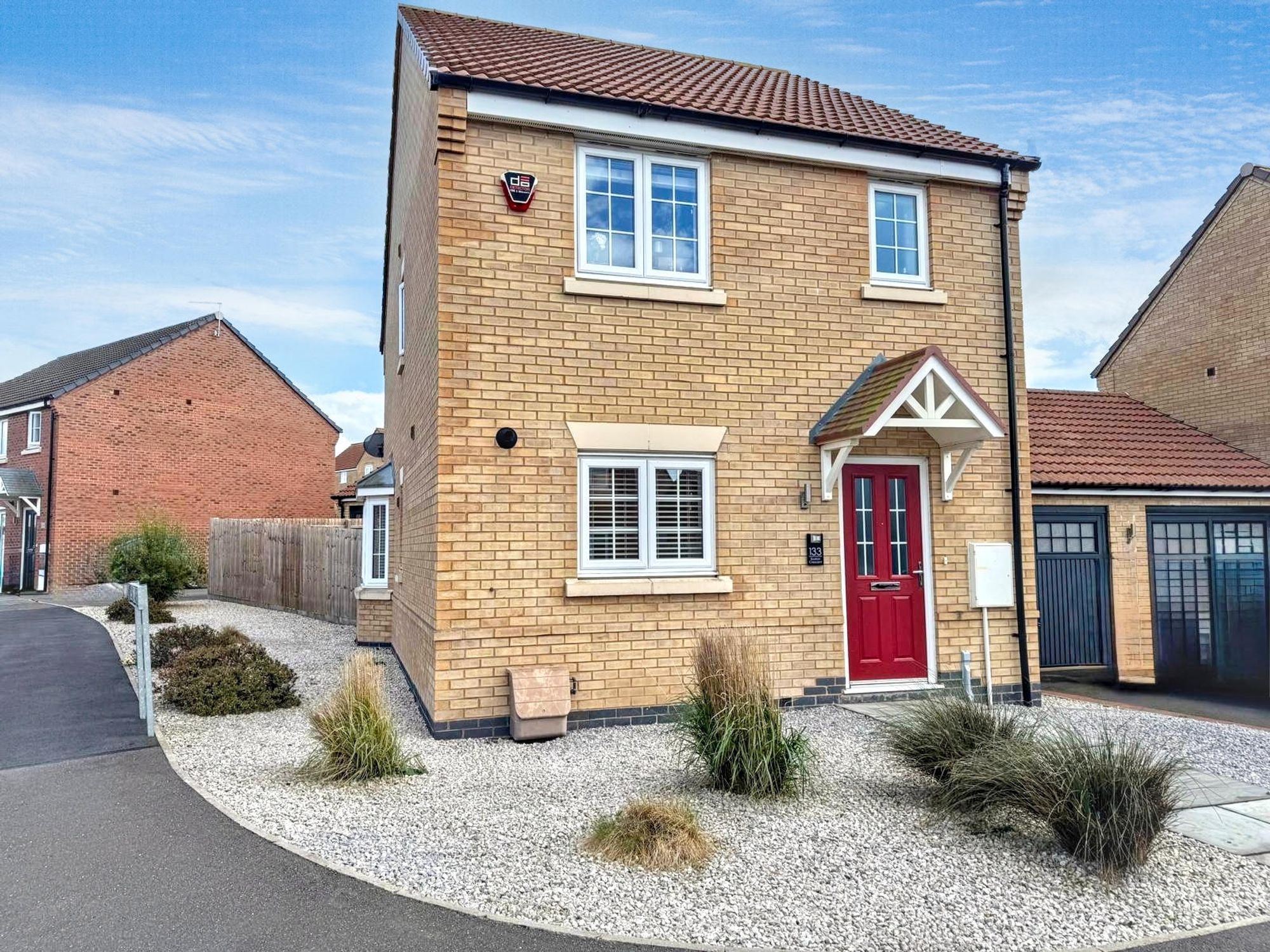 3 bedroom Detached house Under Offer