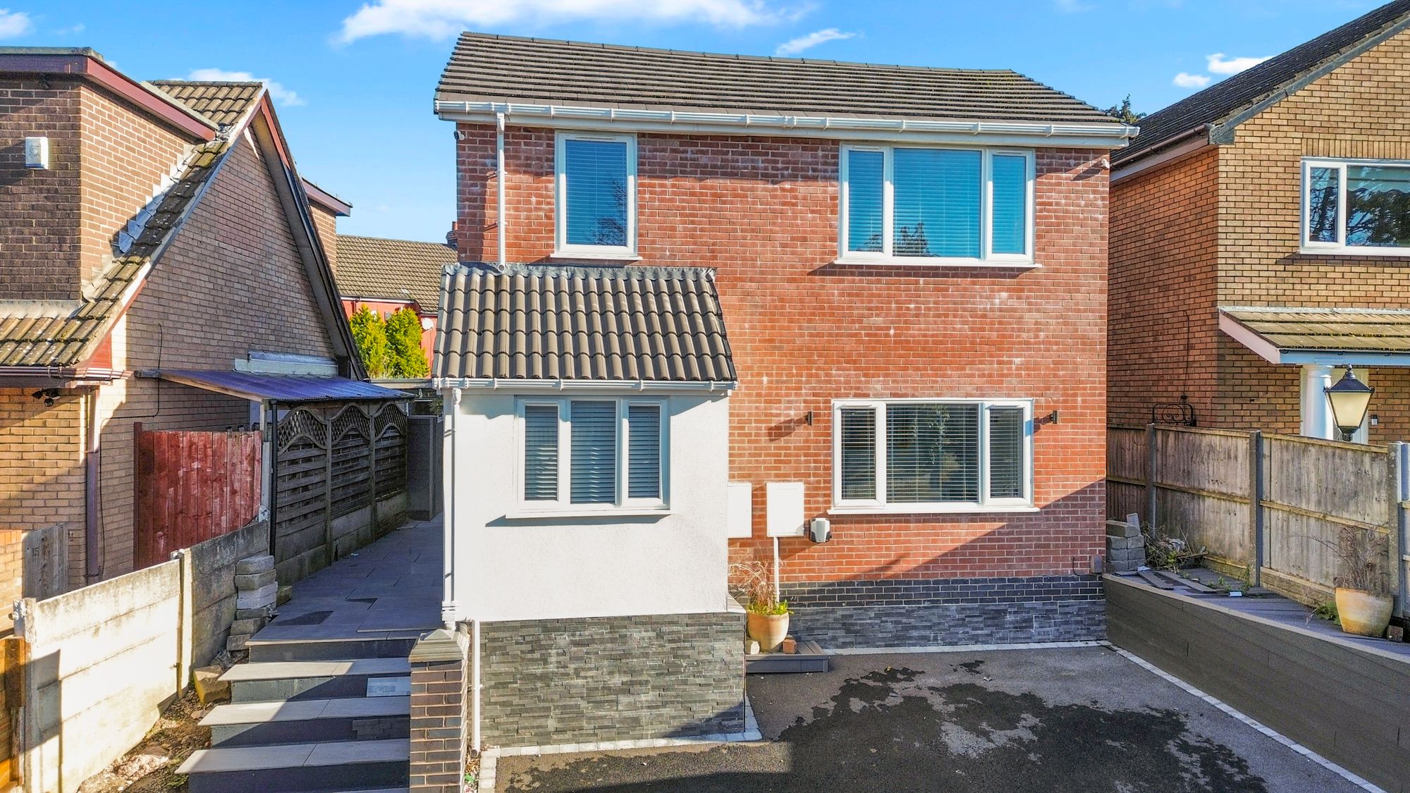 3 bedroom Detached house For Sale
