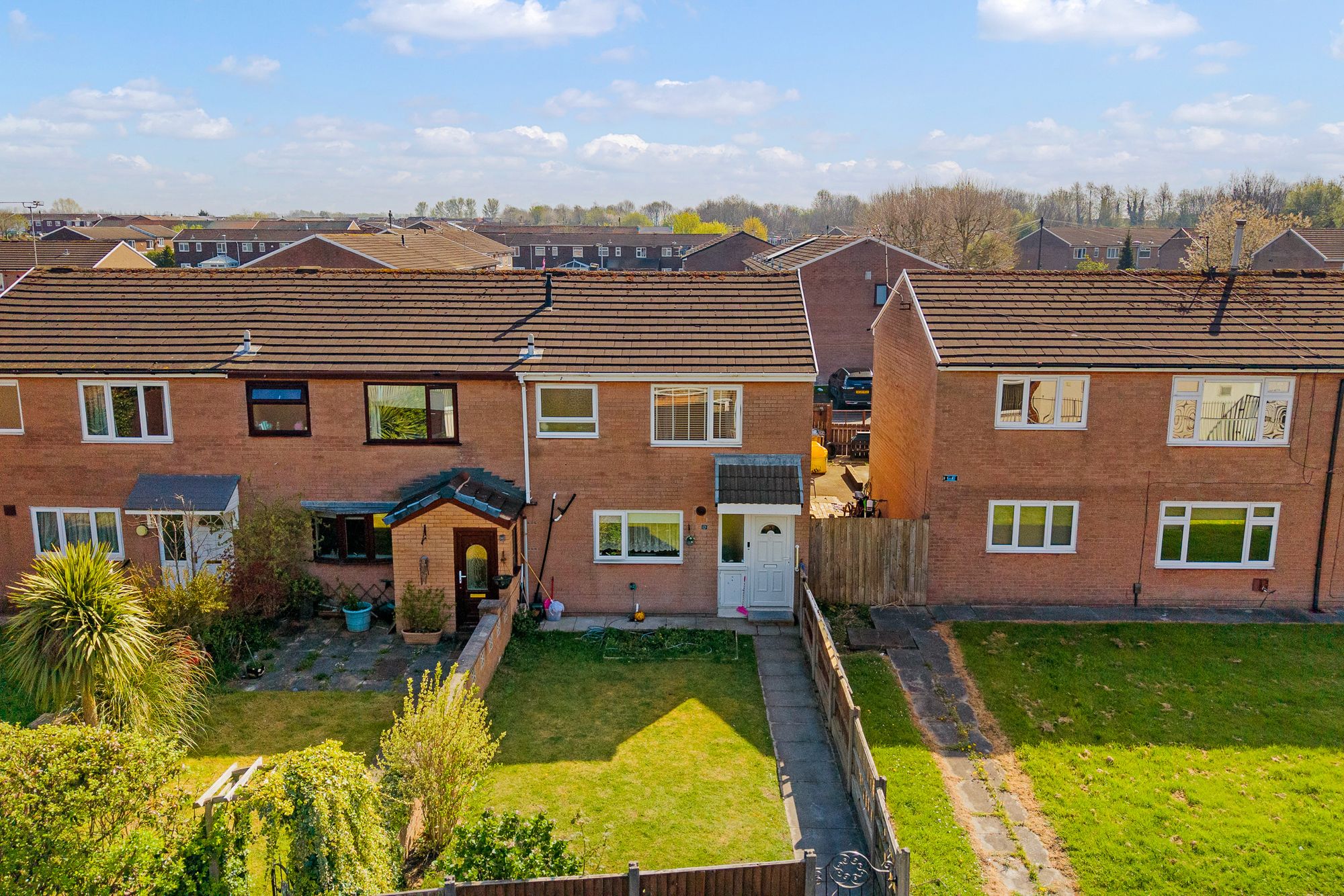 3 bedroom End of terrace house Under Offer
