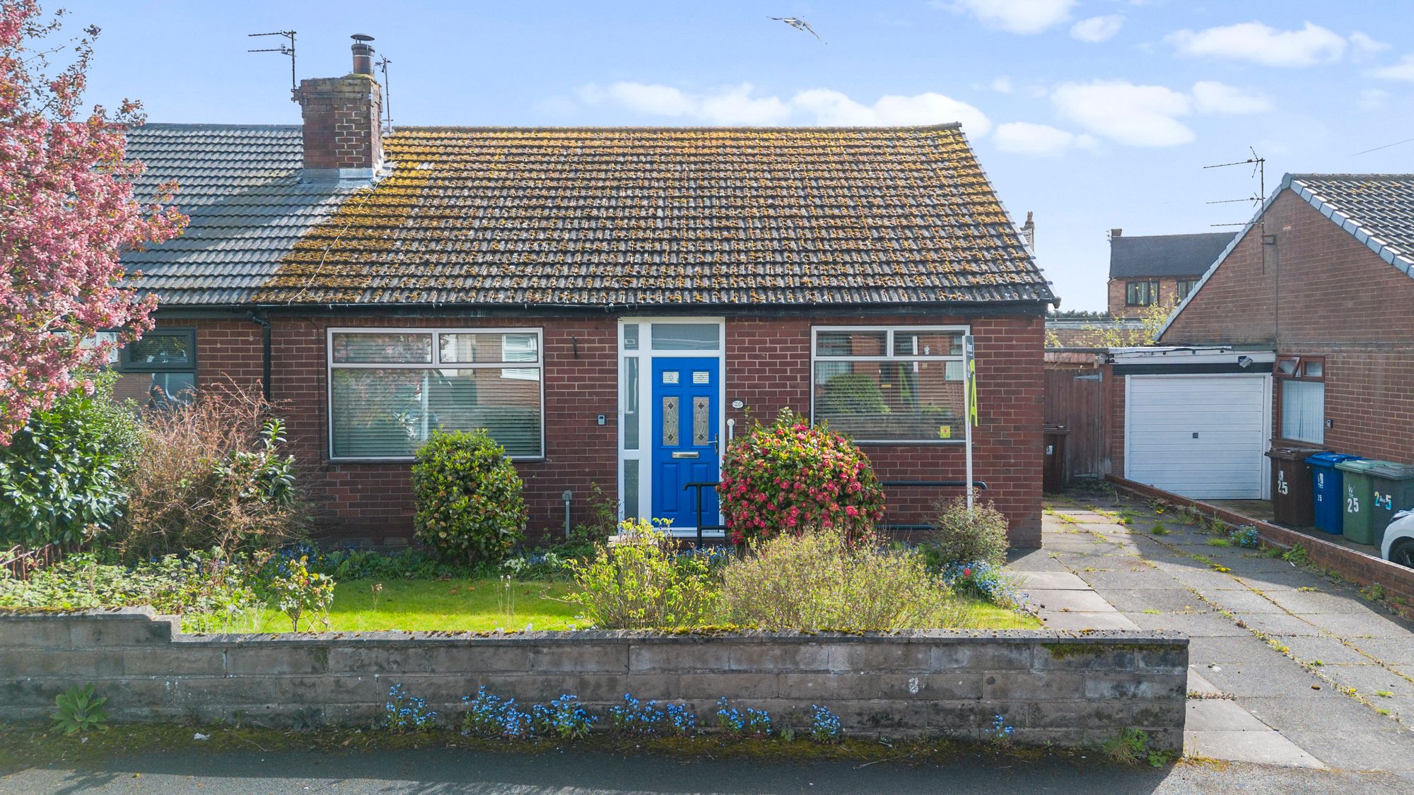 2 bedroom Detached bungalow Under Offer
