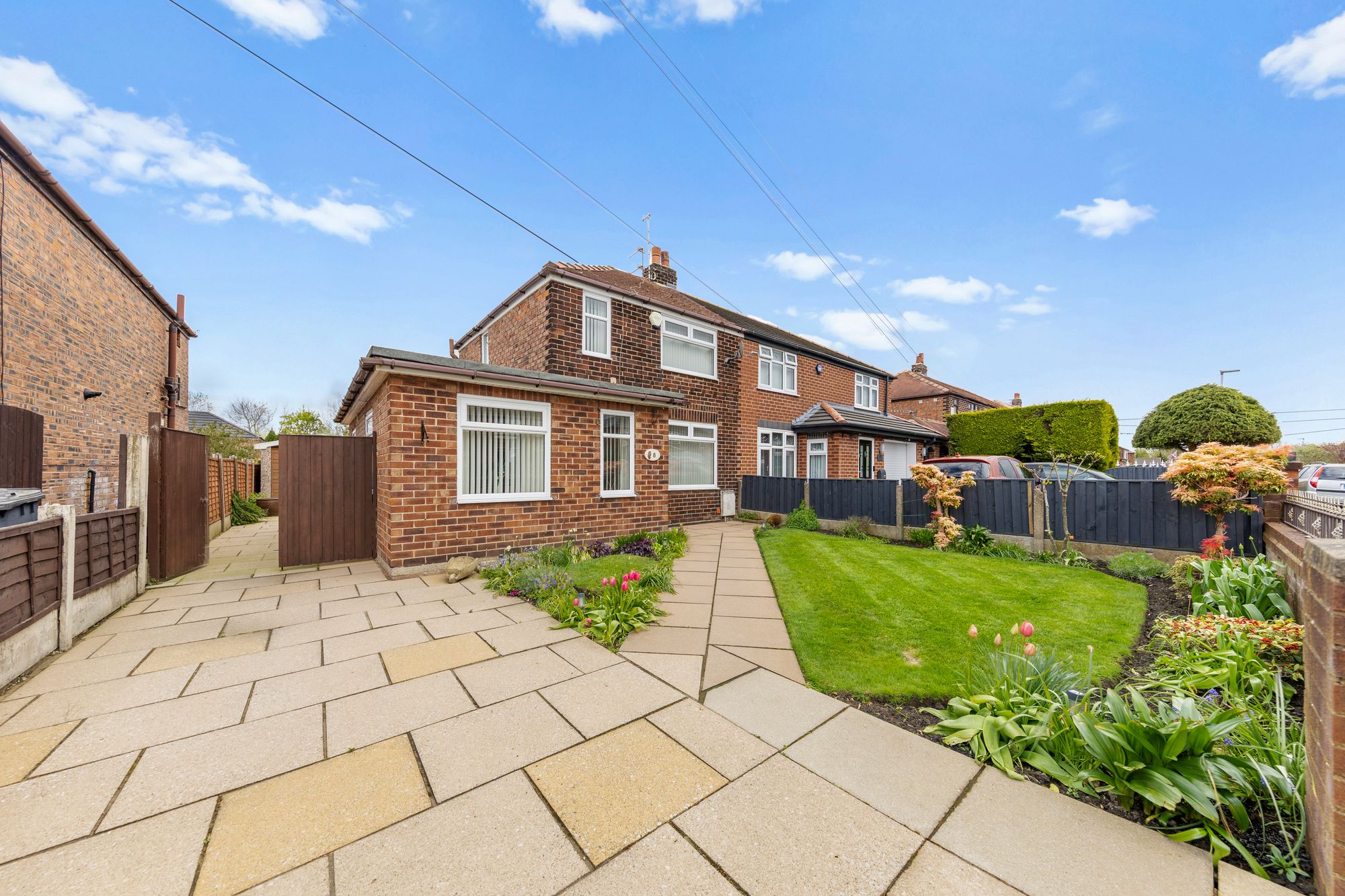 2 bedroom Semi-detached house For Sale