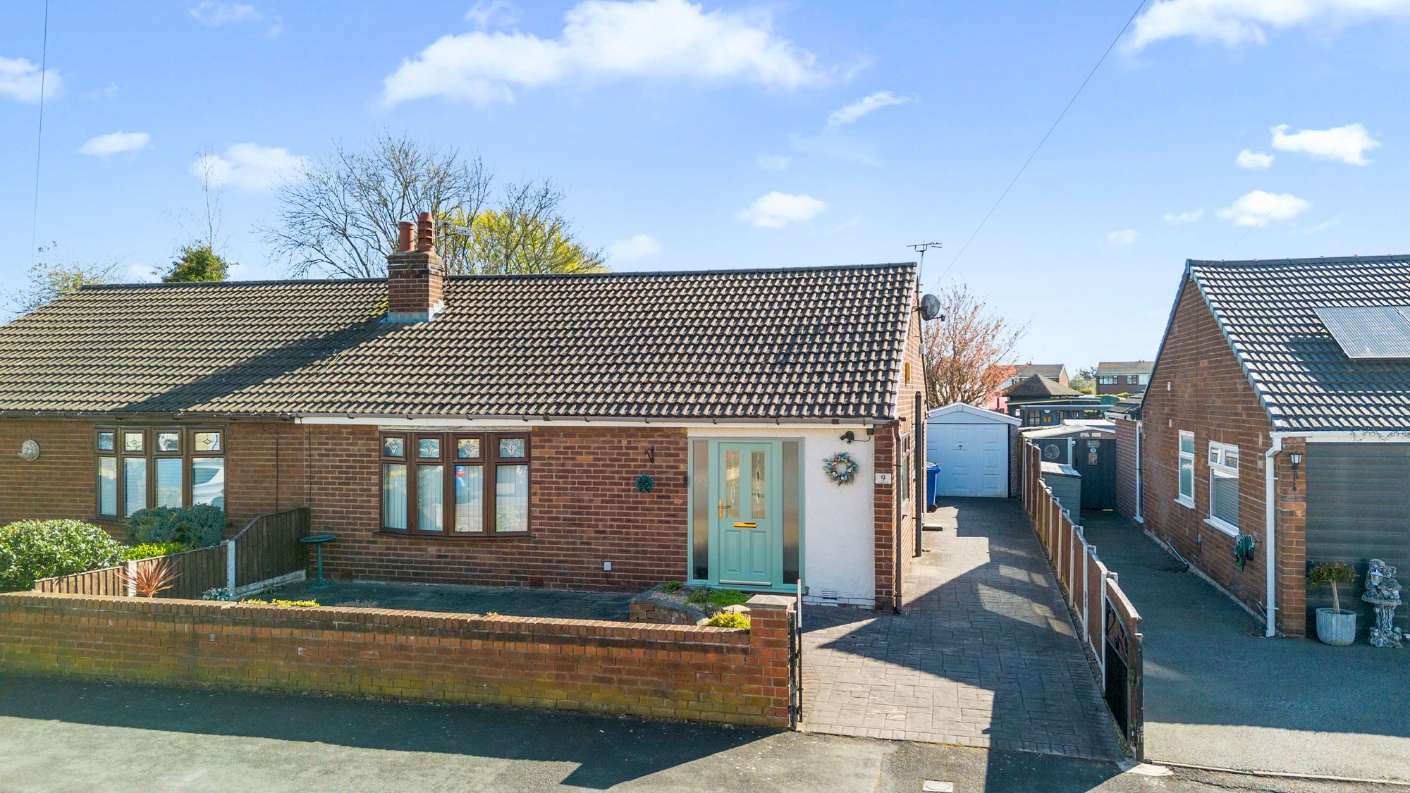 3 bedroom Detached bungalow Under Offer