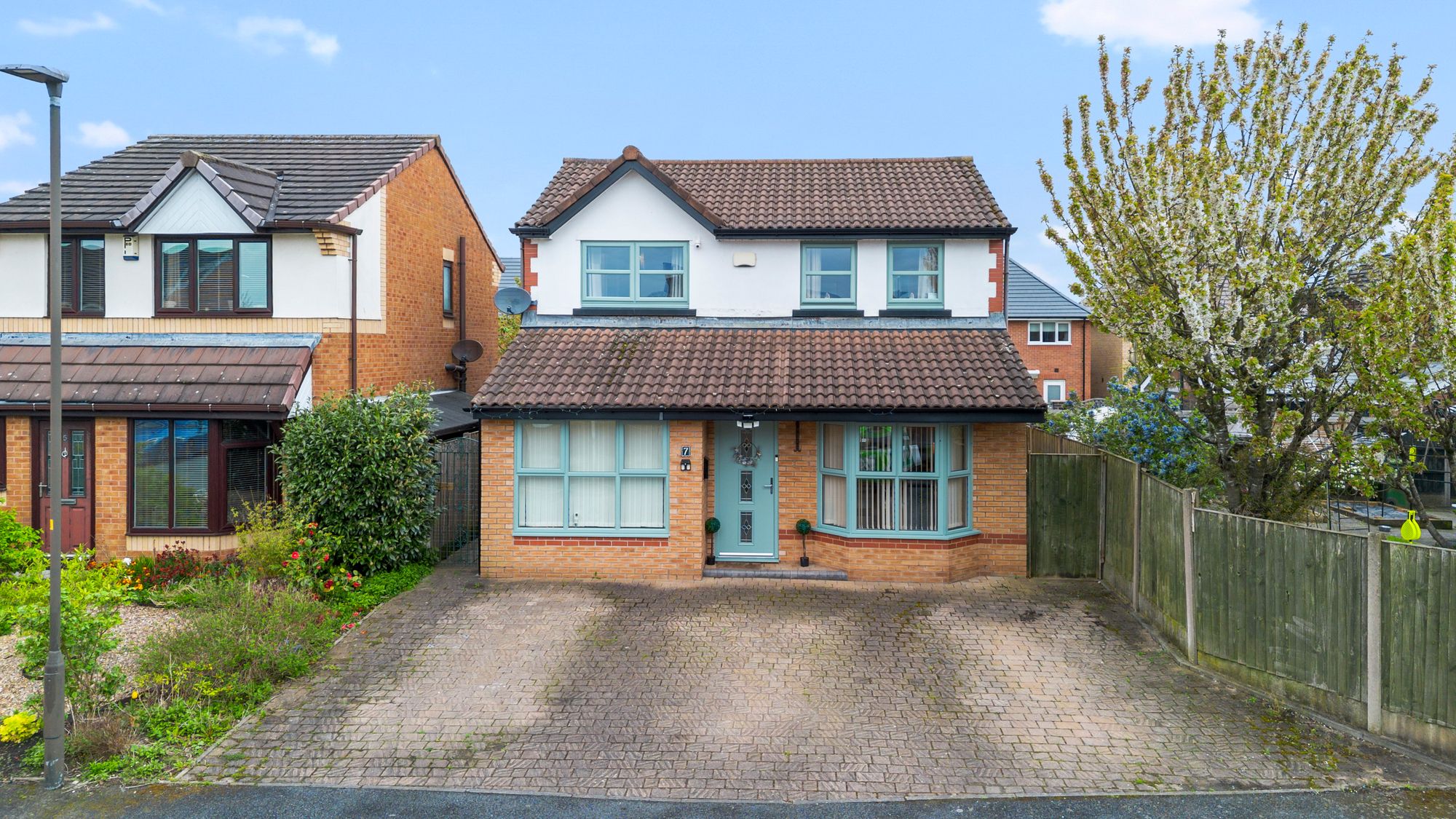 4 bedroom Detached house For Sale