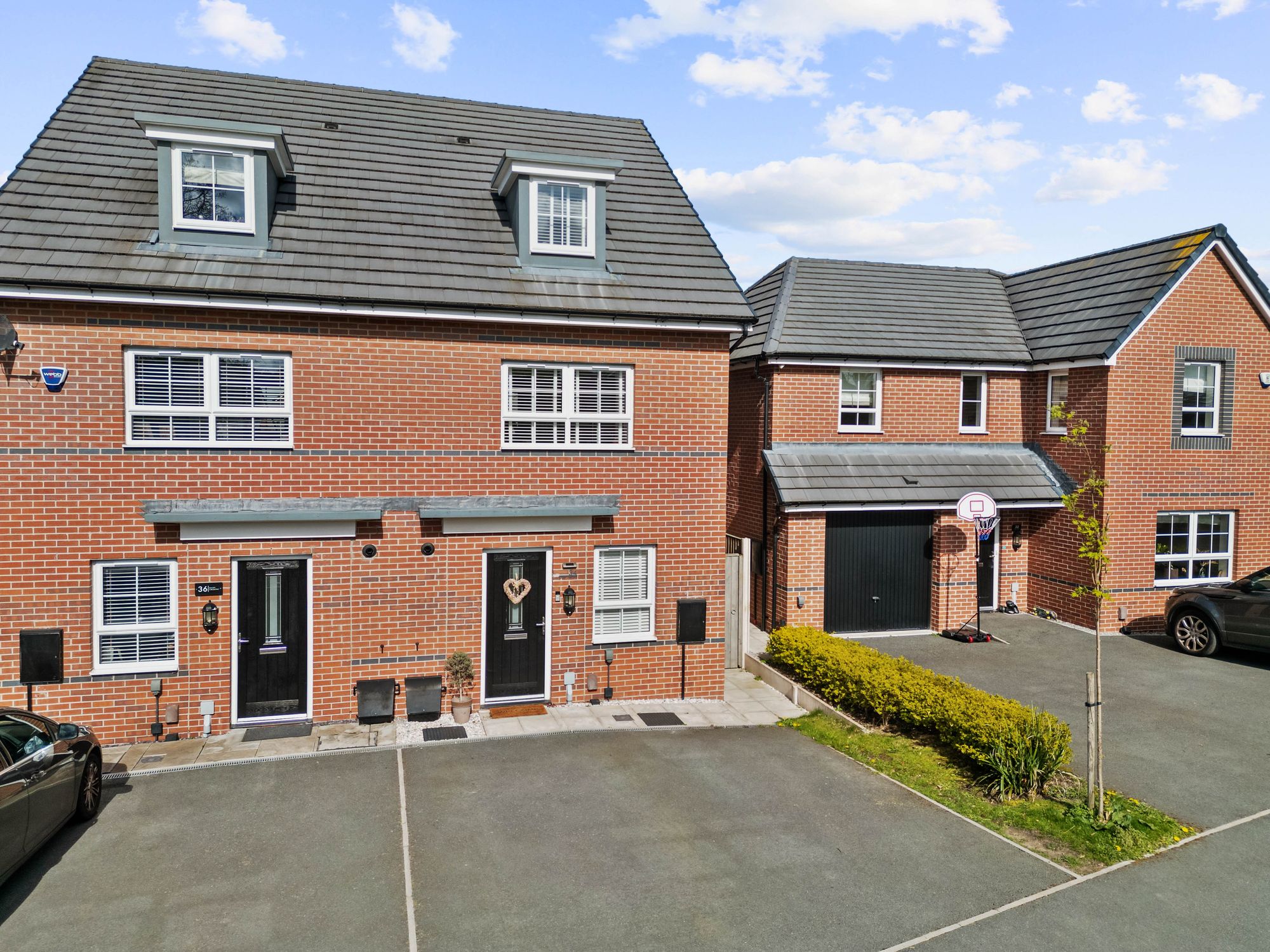 4 bedroom Semi-detached house For Sale