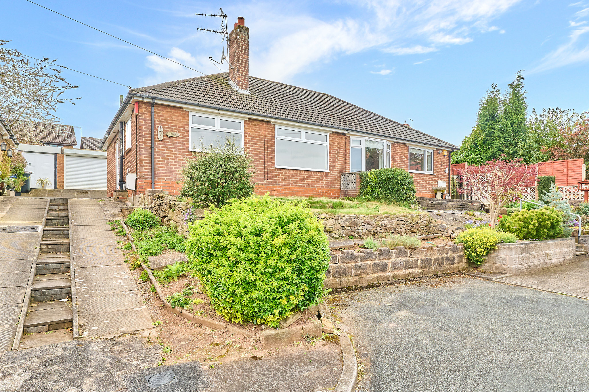 2 bedroom Detached bungalow For Sale
