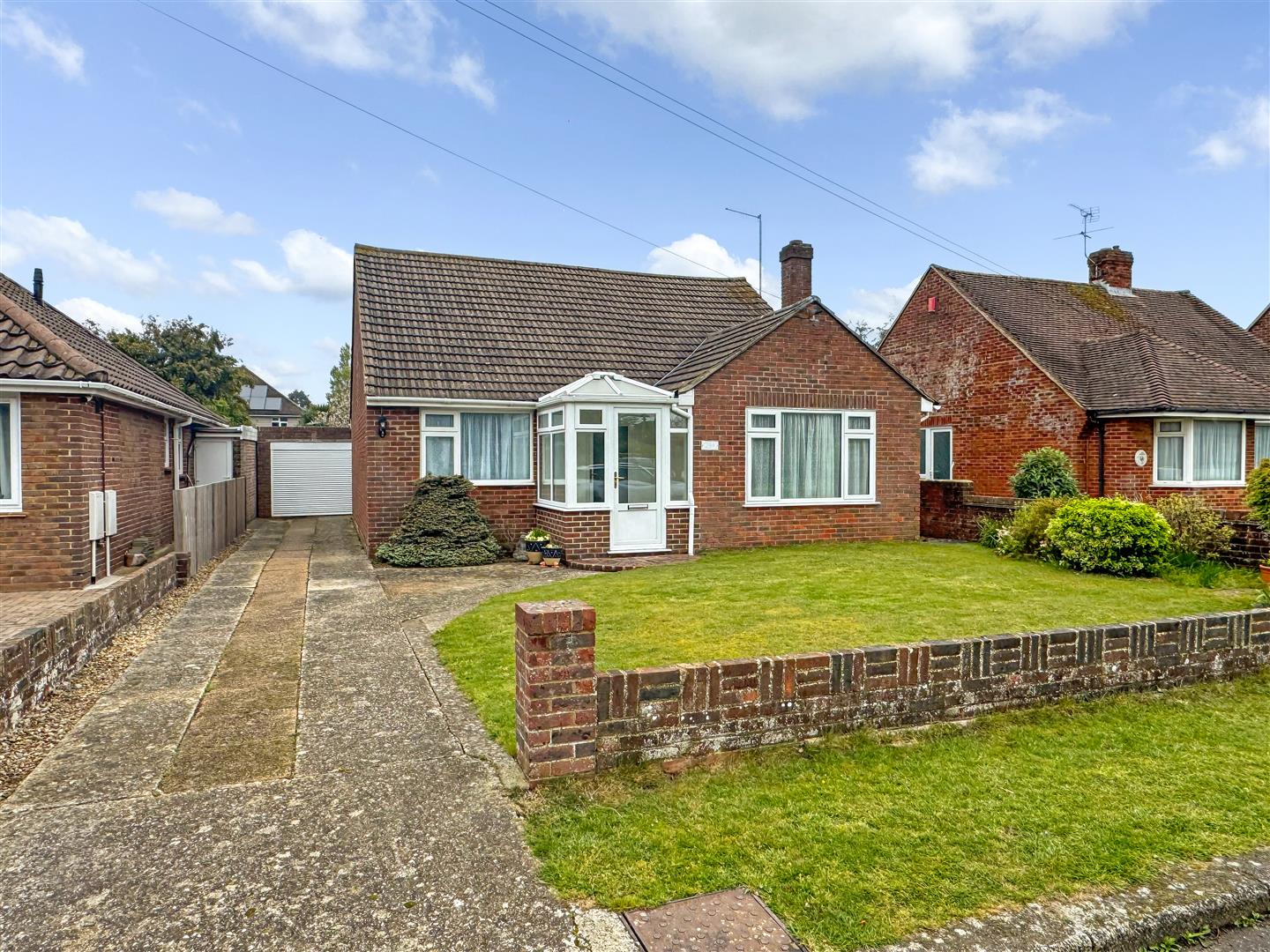 2 bedroom Detached bungalow For Sale
