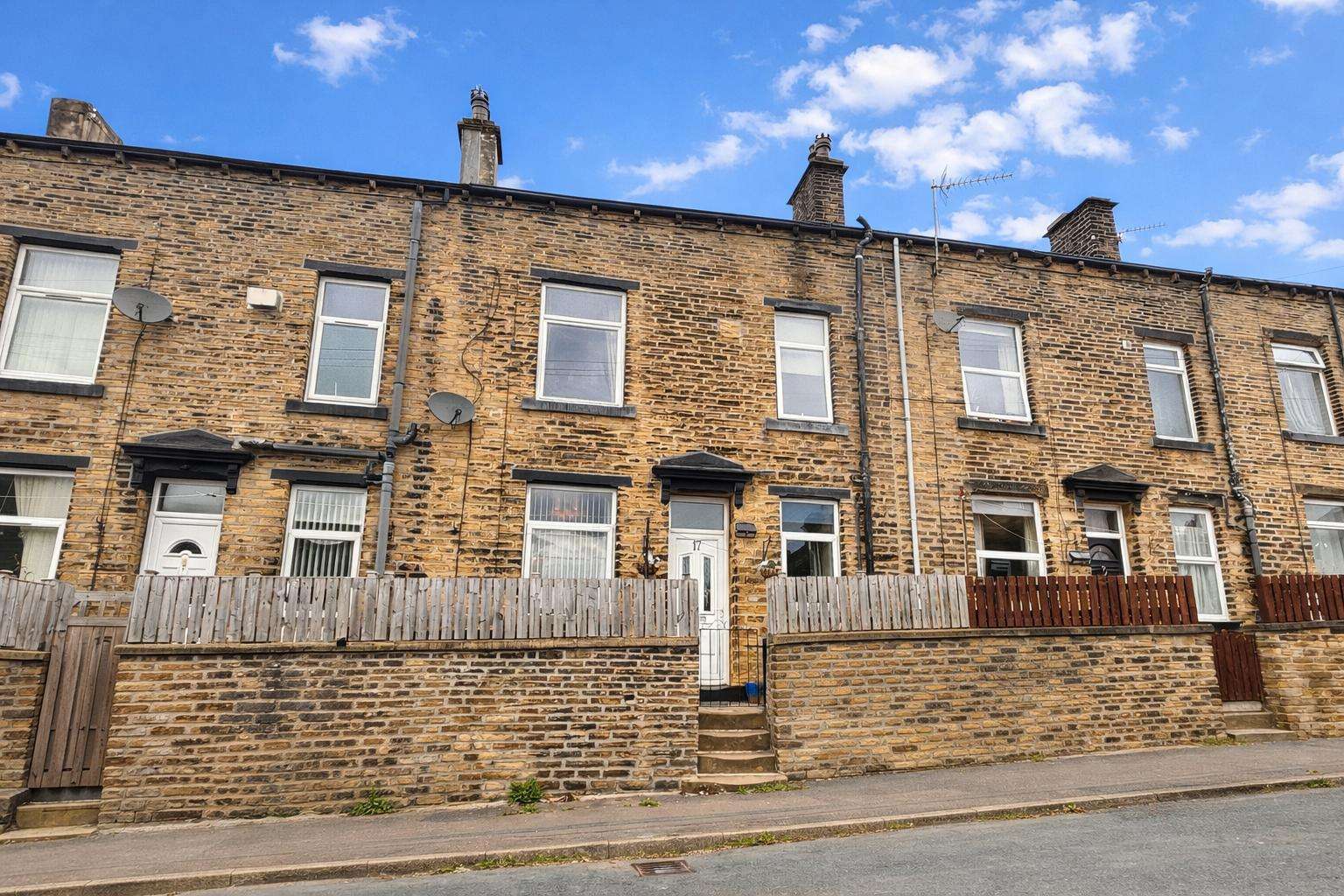 2 bedroom Terraced House Under Offer