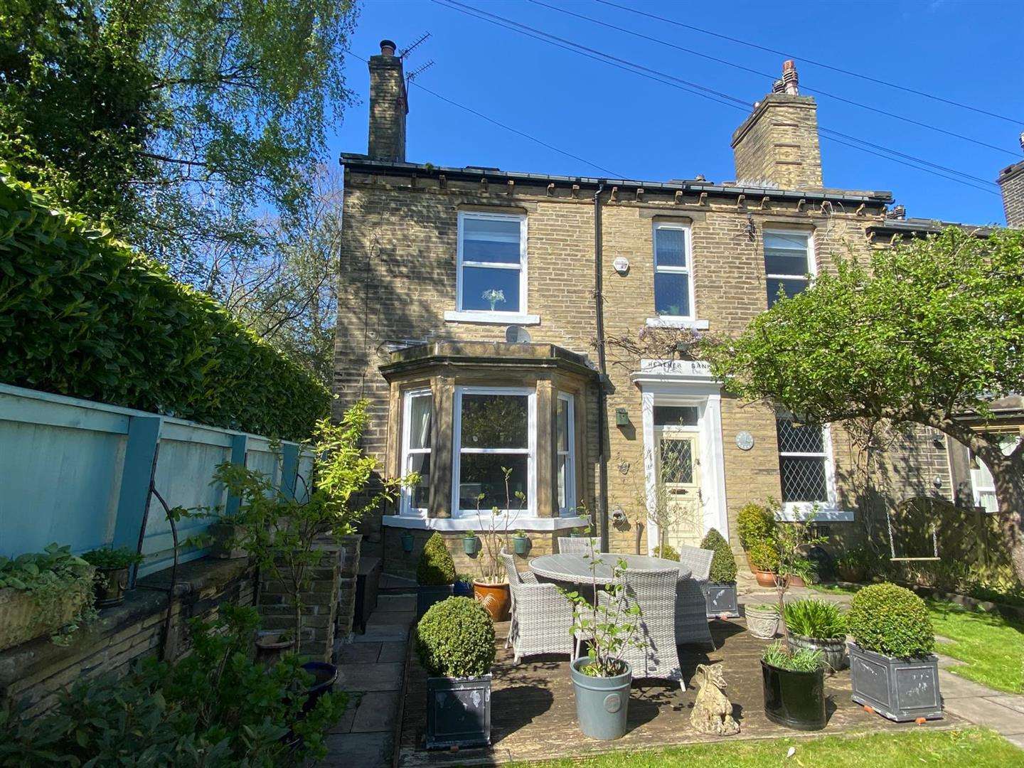 6 bedroom End of terrace house For Sale