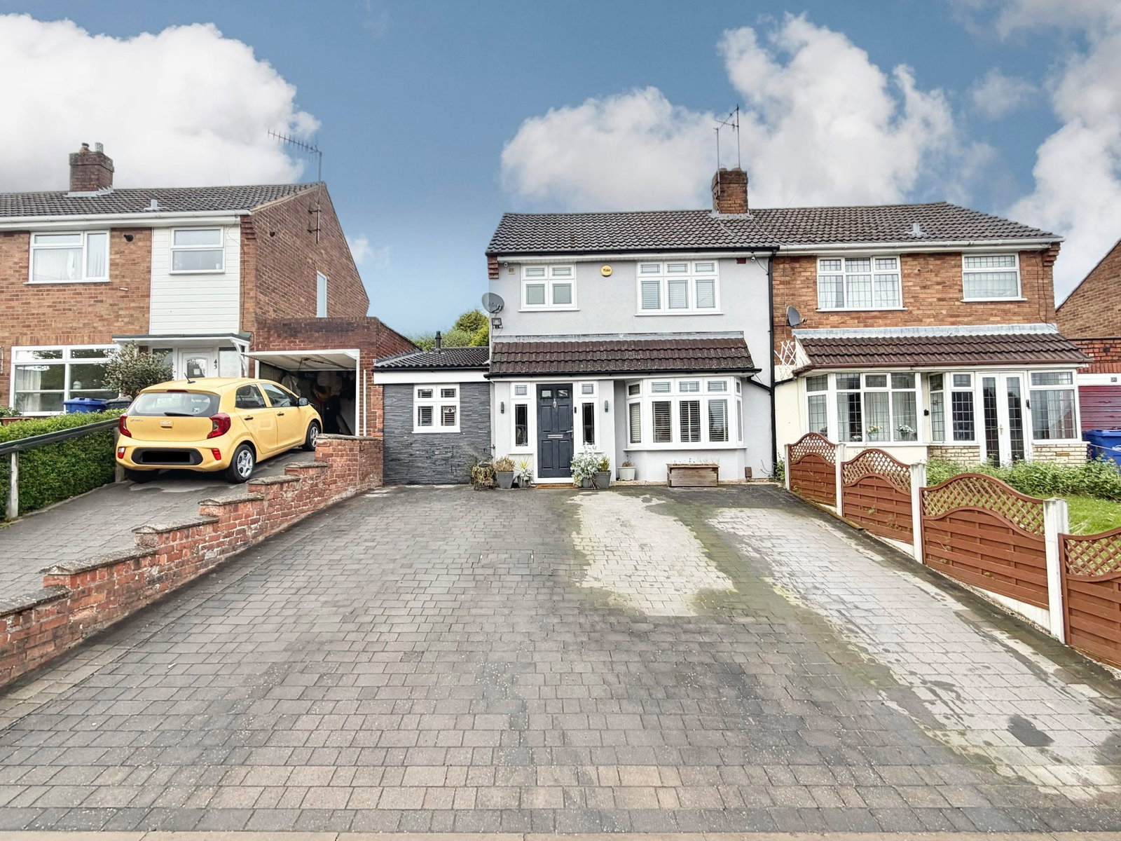 4 bedroom Semi-detached house For Sale