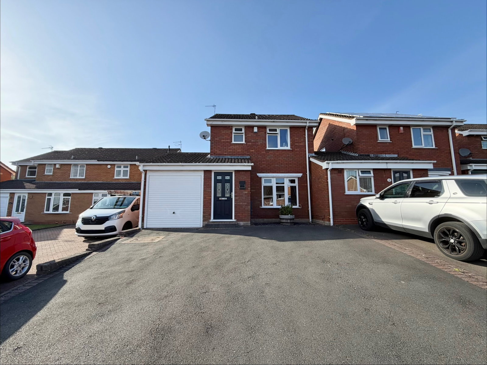 3 bedroom Link detached house For Sale