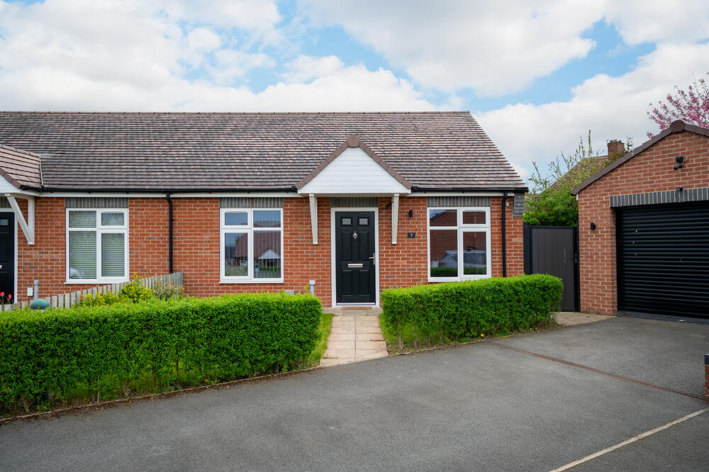 Detached bungalow Under Offer