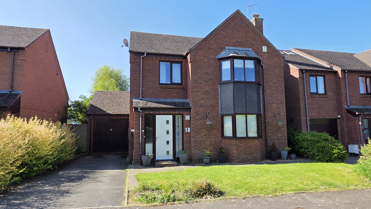 4 bedroom House (unspecified) For Sale