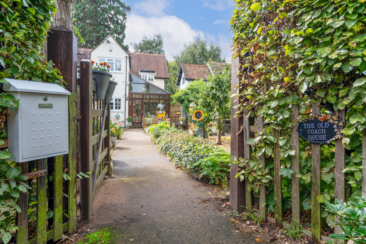 3 bedroom Coach House For Sale