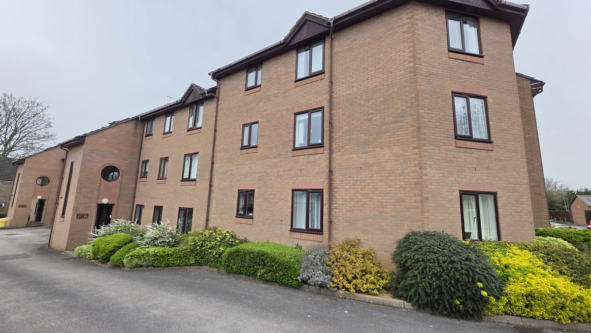 2 bedroom House (unspecified) For Sale