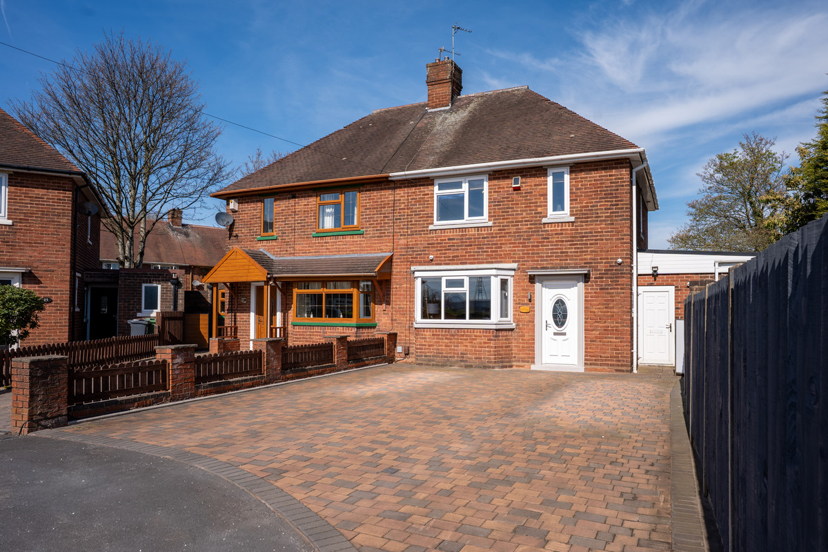 2 bedroom House (unspecified) For Sale