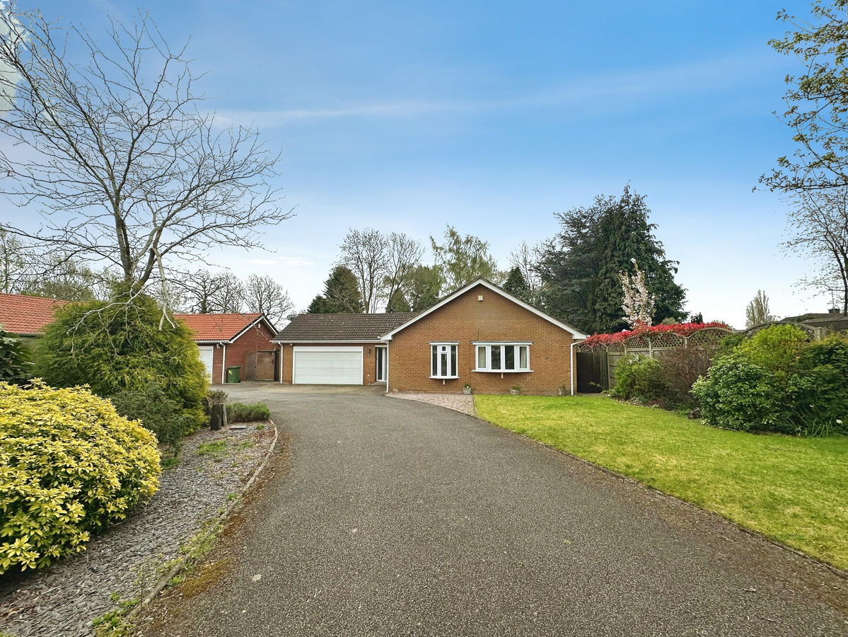 3 bedroom Detached house For Sale