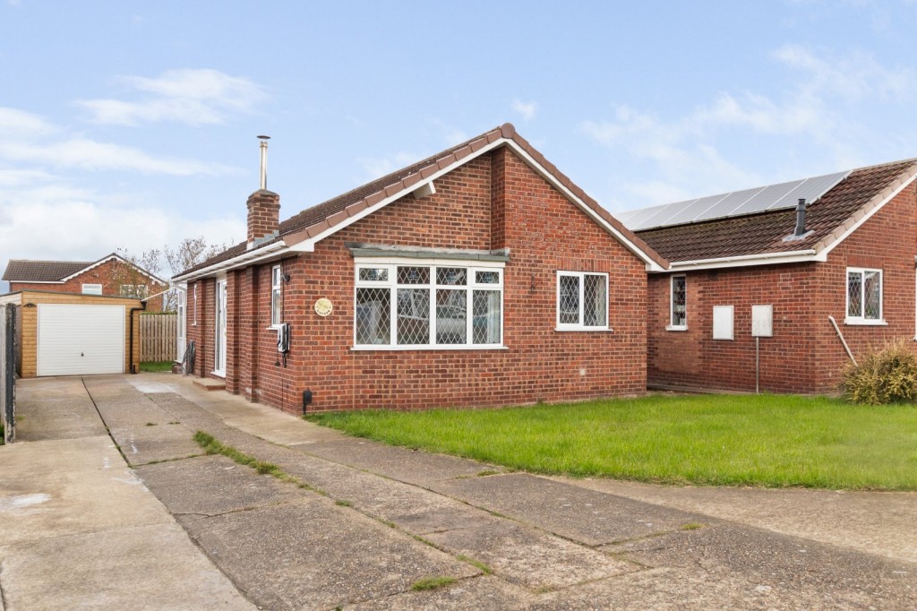 2 bedroom Detached bungalow For Sale