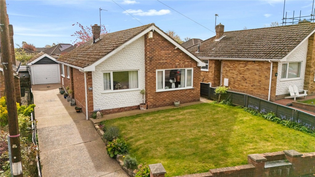 3 bedroom Detached bungalow For Sale