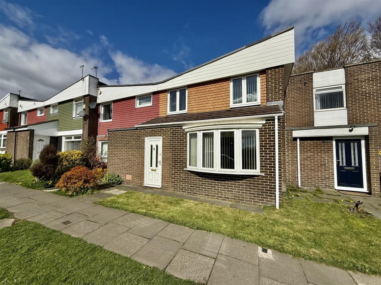 3 bedroom Terraced bungalow Under Offer