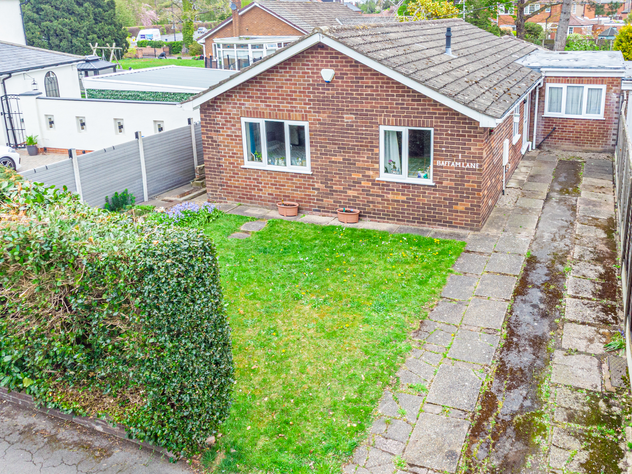 3 bedroom Detached bungalow For Sale