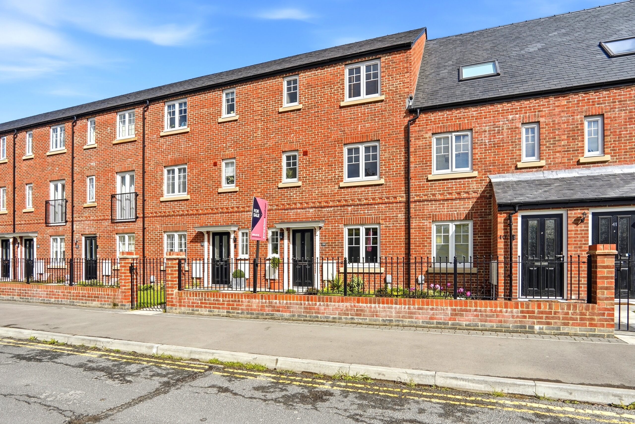 4 bedroom Terraced bungalow For Sale