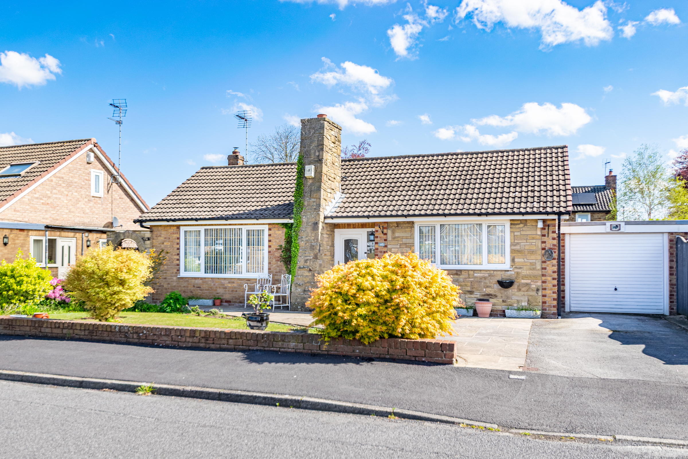 2 bedroom Detached bungalow For Sale
