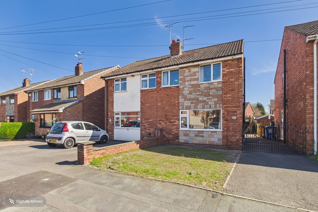 3 bedroom Semi-detached house For Sale