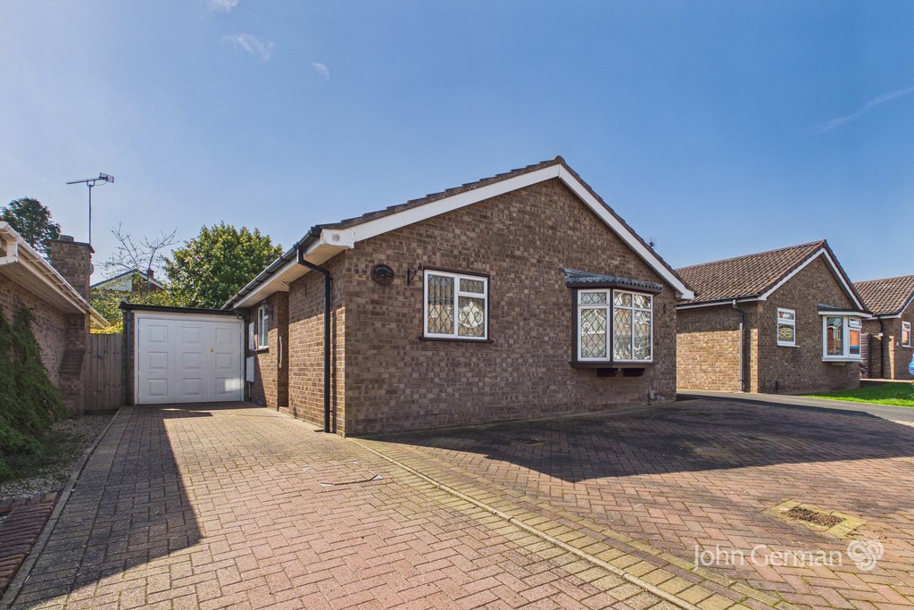 2 bedroom Detached house For Sale